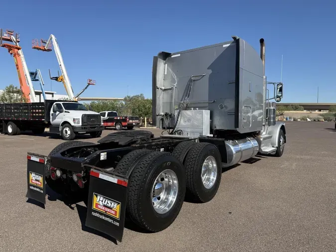 2020 Peterbilt 389