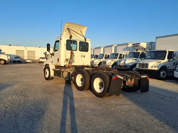 2019 FREIGHTLINER/MERCEDES CASCADIA 1259b57b1511c7a4fd5385588e95423b602