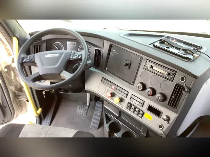 2022 Freightliner Cascadia 126