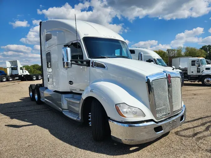2022 KENWORTH T680