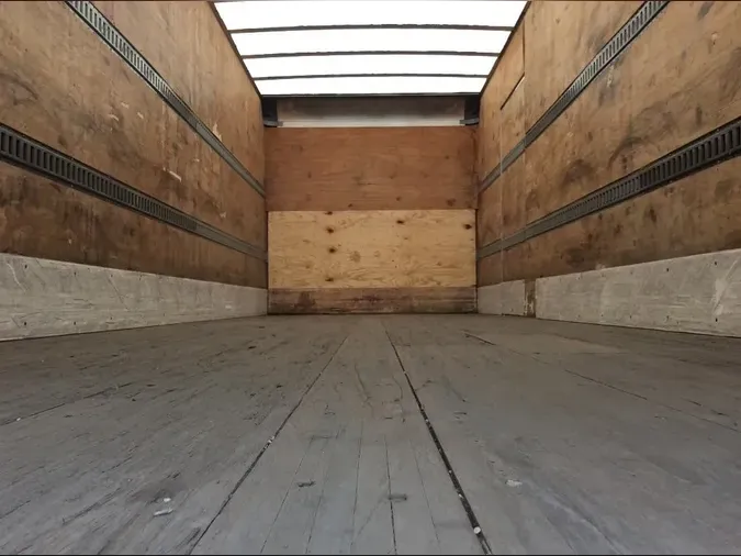 2015 HINO 268A