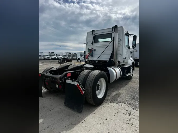 2019 VOLVO VNL42T 300