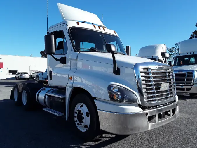 2018 FREIGHTLINER/MERCEDES CASCADIA 125