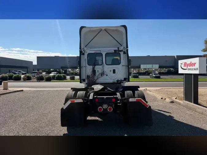 2017 FREIGHTLINER/MERCEDES CASCADIA 113