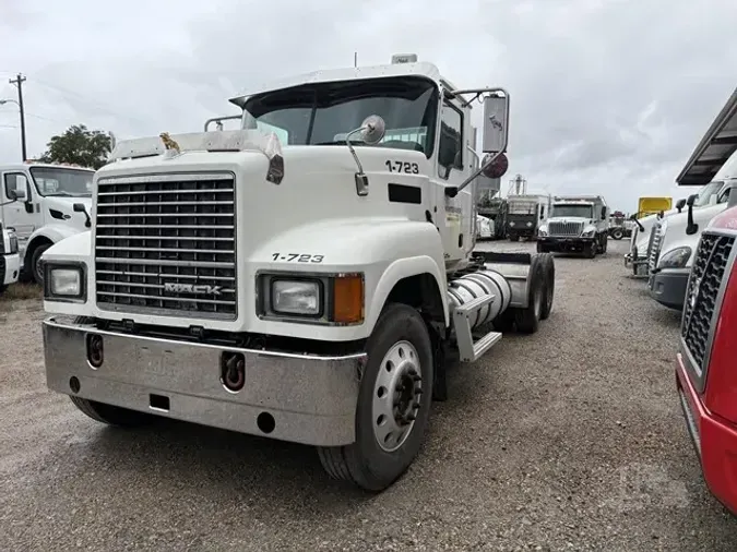 2015 MACK PINNACLE CHU6139b611888f84e839b4a270f6ae9689fb5