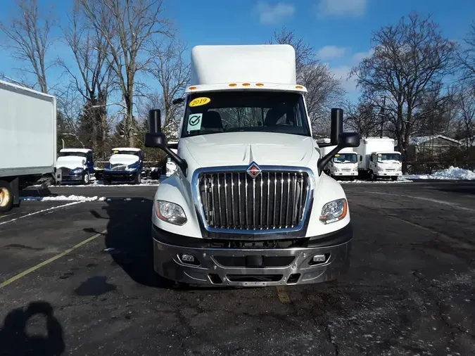 2019 NAVISTAR INTERNATIONAL LT625 DAYCAB T/A9b6210dda4774ace505ecf3a8917aa75