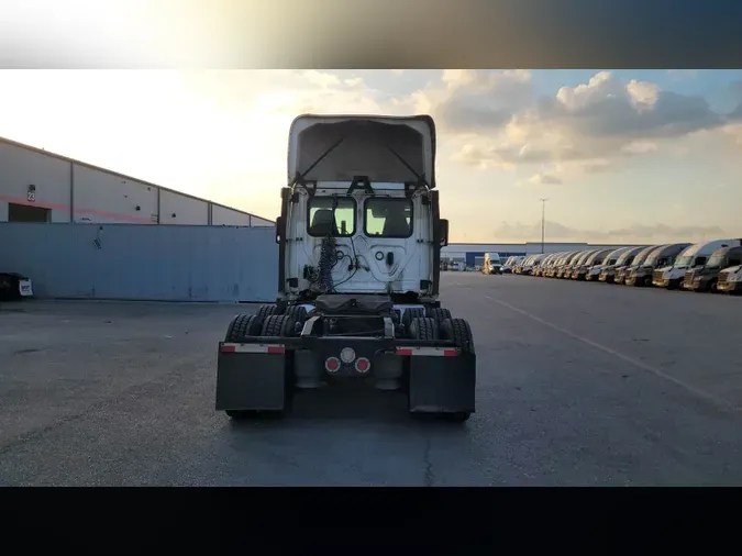 2018 Freightliner Cascadia9b6b8e3763dc8e14e0e3f3797ea30152