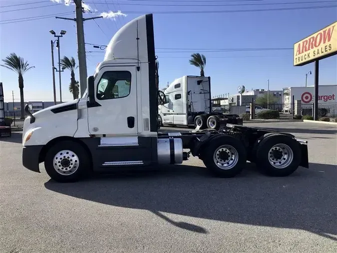 2020 FREIGHTLINER CA126