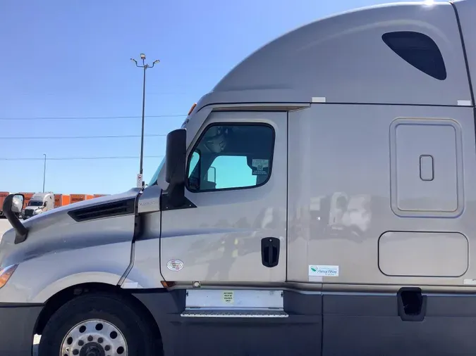 2022 Freightliner Cascadia 1269b6d753bbdea0892224a25d298294a74