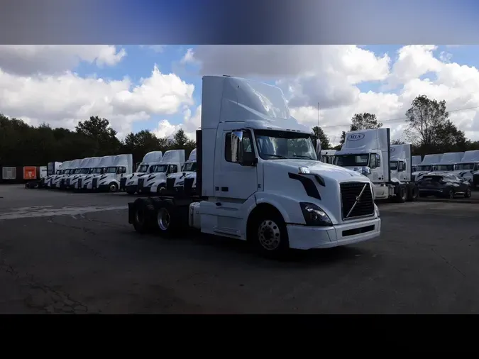 2018 Volvo VNL300