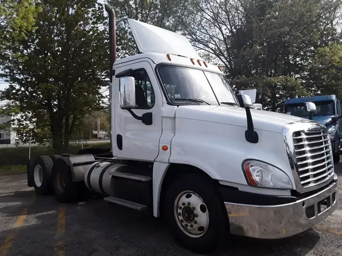2017 FREIGHTLINER CASCADIA 125