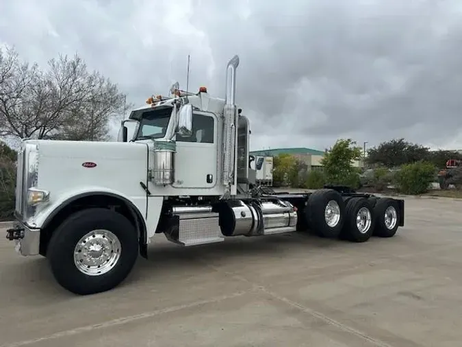 2021 Peterbilt 389