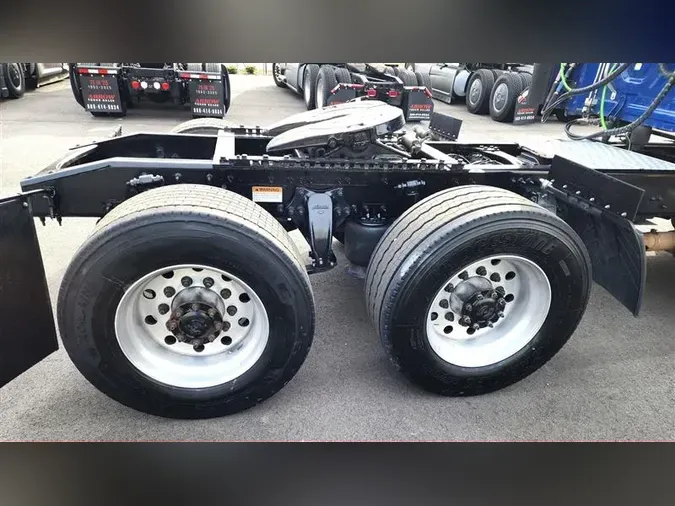 2020 FREIGHTLINER CA126