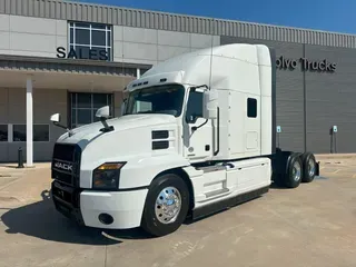 2020 MACK AN64T70