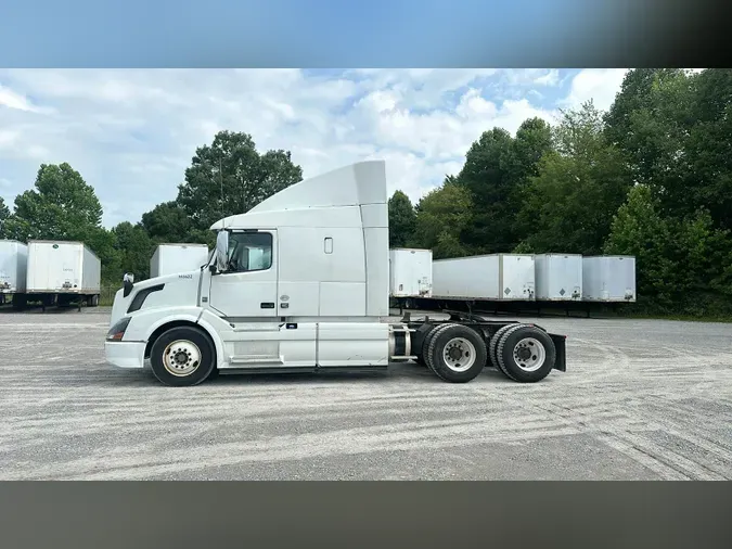 2016 Volvo VNL 740