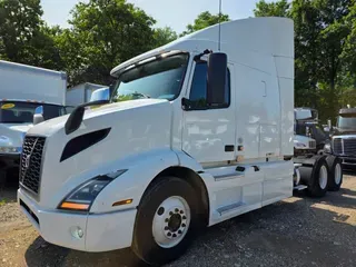 2020 VOLVO VNR64T-640