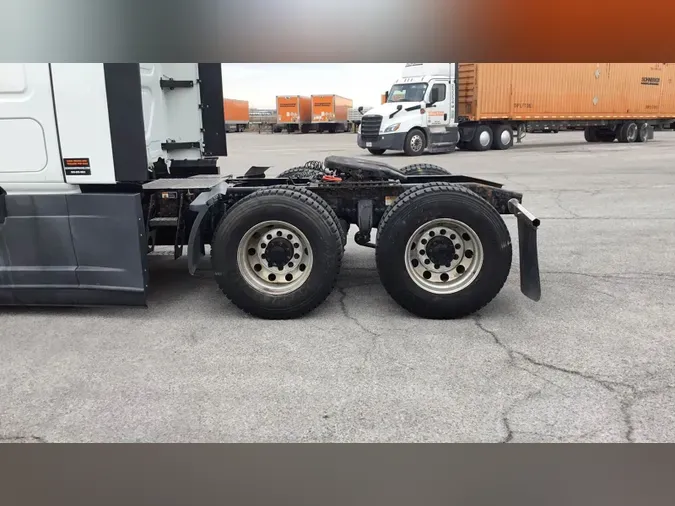 2022 Freightliner Cascadia 126