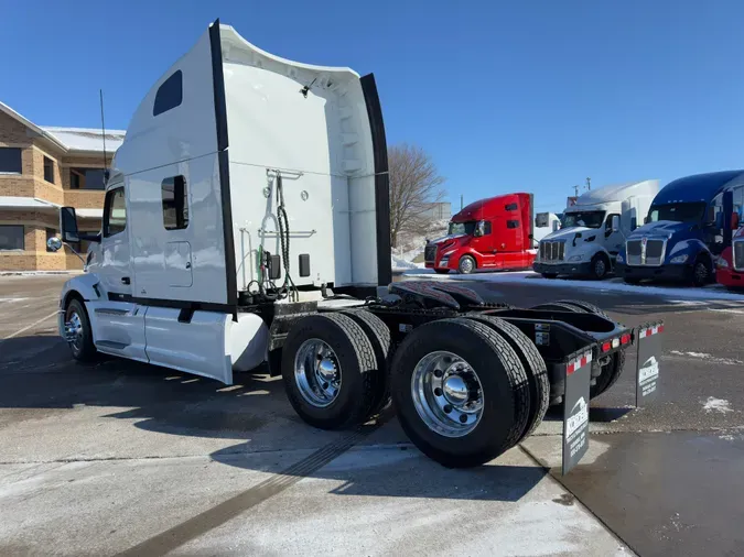 2023 PETERBILT 579