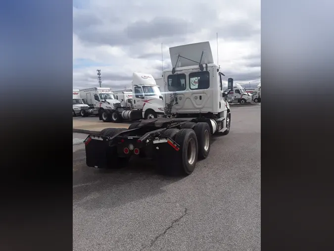 2018 FREIGHTLINER/MERCEDES CASCADIA 125