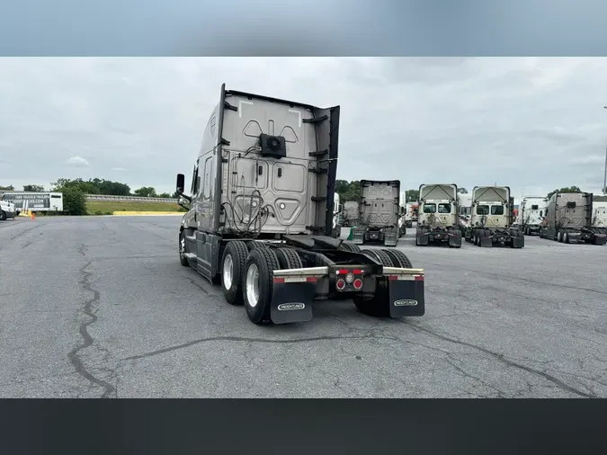 2023 Freightliner Cascadia 126