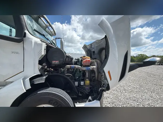 2020 Volvo VNL300