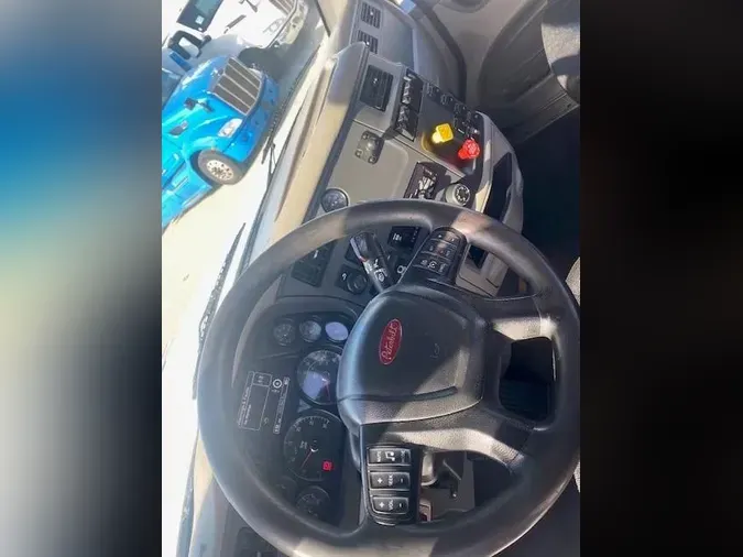 2018 Peterbilt 567