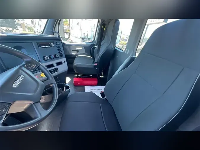 2019 FREIGHTLINER CA126