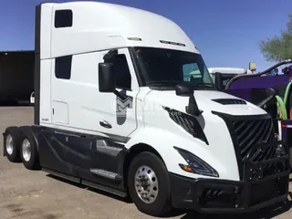 2025 VOLVO VNL64T860