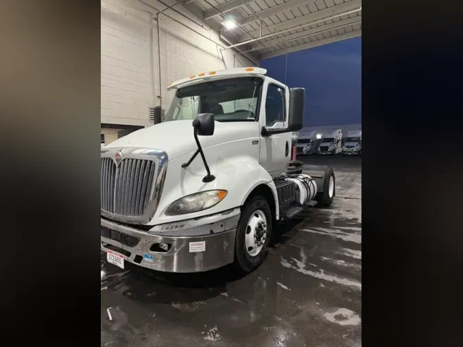 2019 NAVISTAR INTERNATIONAL RH613 DAYCAB S/A