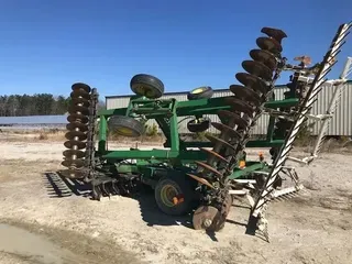 2004 John Deere 637