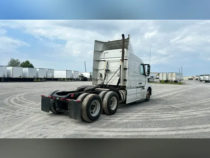 2016 Volvo VNL 740