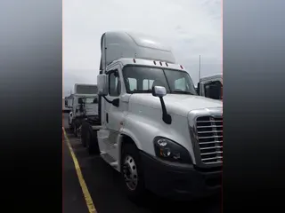 2020 FREIGHTLINER/MERCEDES CASCADIA 125