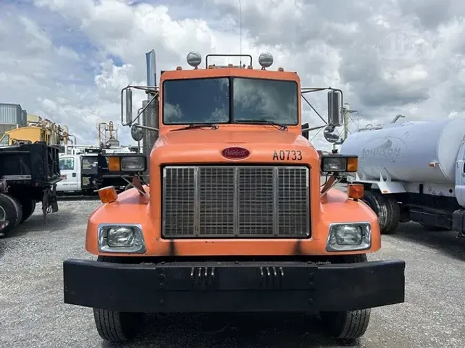 2004 PETERBILT 330