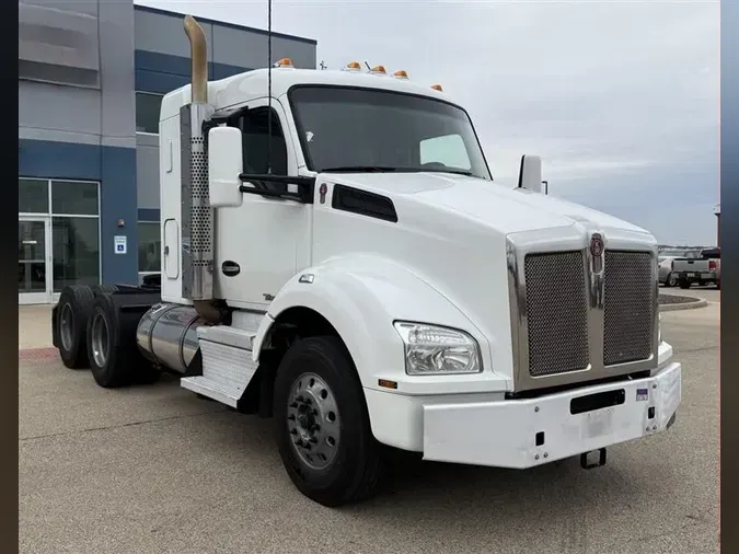 2020 KENWORTH T880