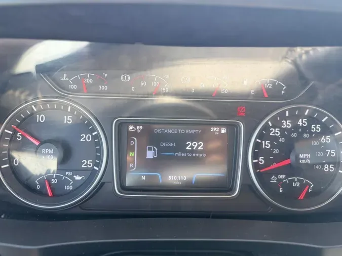 2023 International LT625