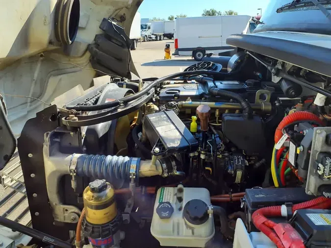 2019 FREIGHTLINER/MERCEDES M2 106