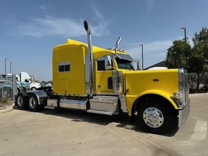 2023 Peterbilt 389