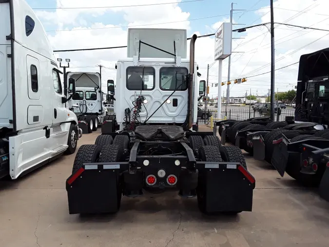 2016 FREIGHTLINER/MERCEDES CASCADIA 125