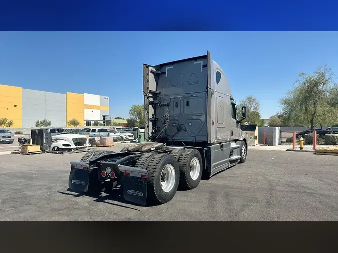 2023 Freightliner Cascadia