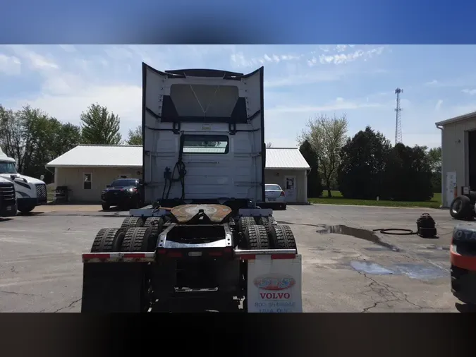 2019 Volvo VNL300