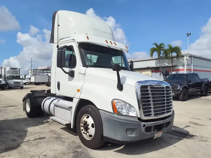 2019 FREIGHTLINER/MERCEDES CASCADIA 125
