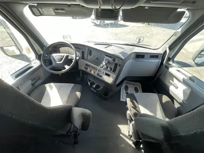 2020 FREIGHTLINER CA126