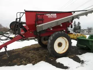 2015 Valmar 8600