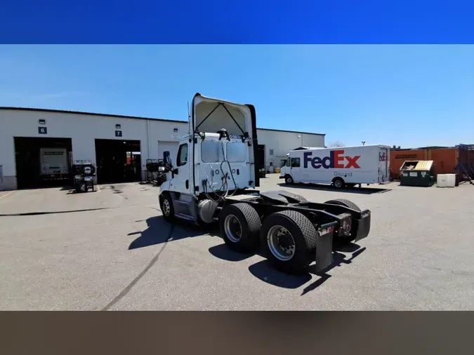 2019 Freightliner Cascadia 125