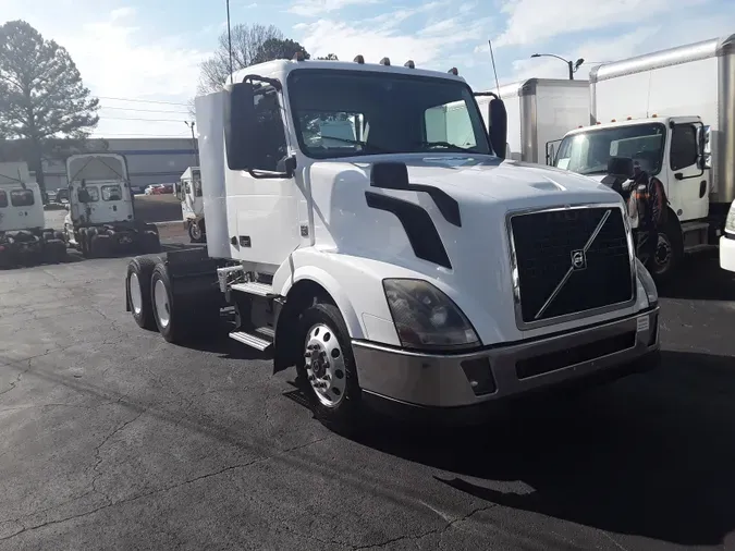 2017 VOLVO VNL64TRACTOR