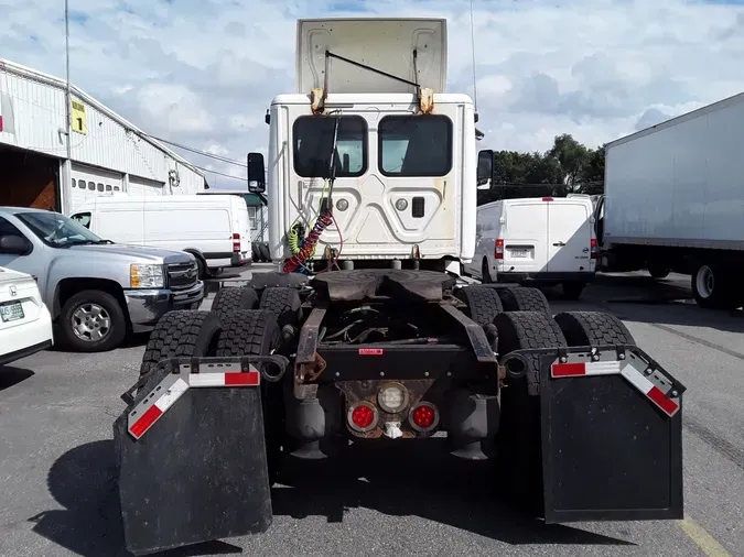 2015 FREIGHTLINER/MERCEDES CASCADIA 125