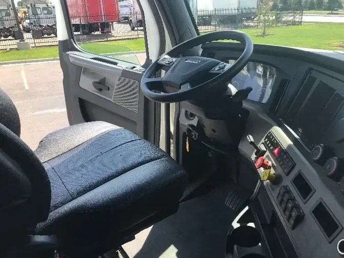 2019 Freightliner T12664ST