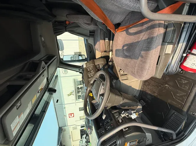 2019 Volvo VNL64T760