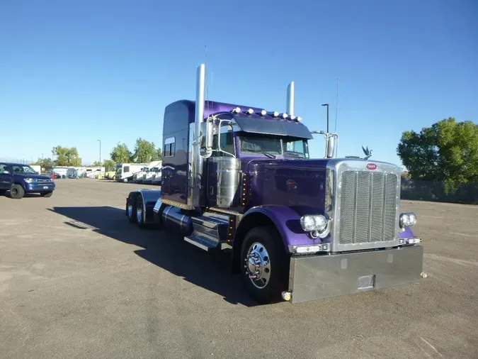 2021 Peterbilt 389
