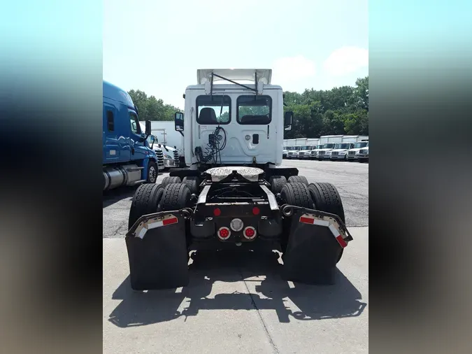 2016 FREIGHTLINER/MERCEDES CASCADIA 125